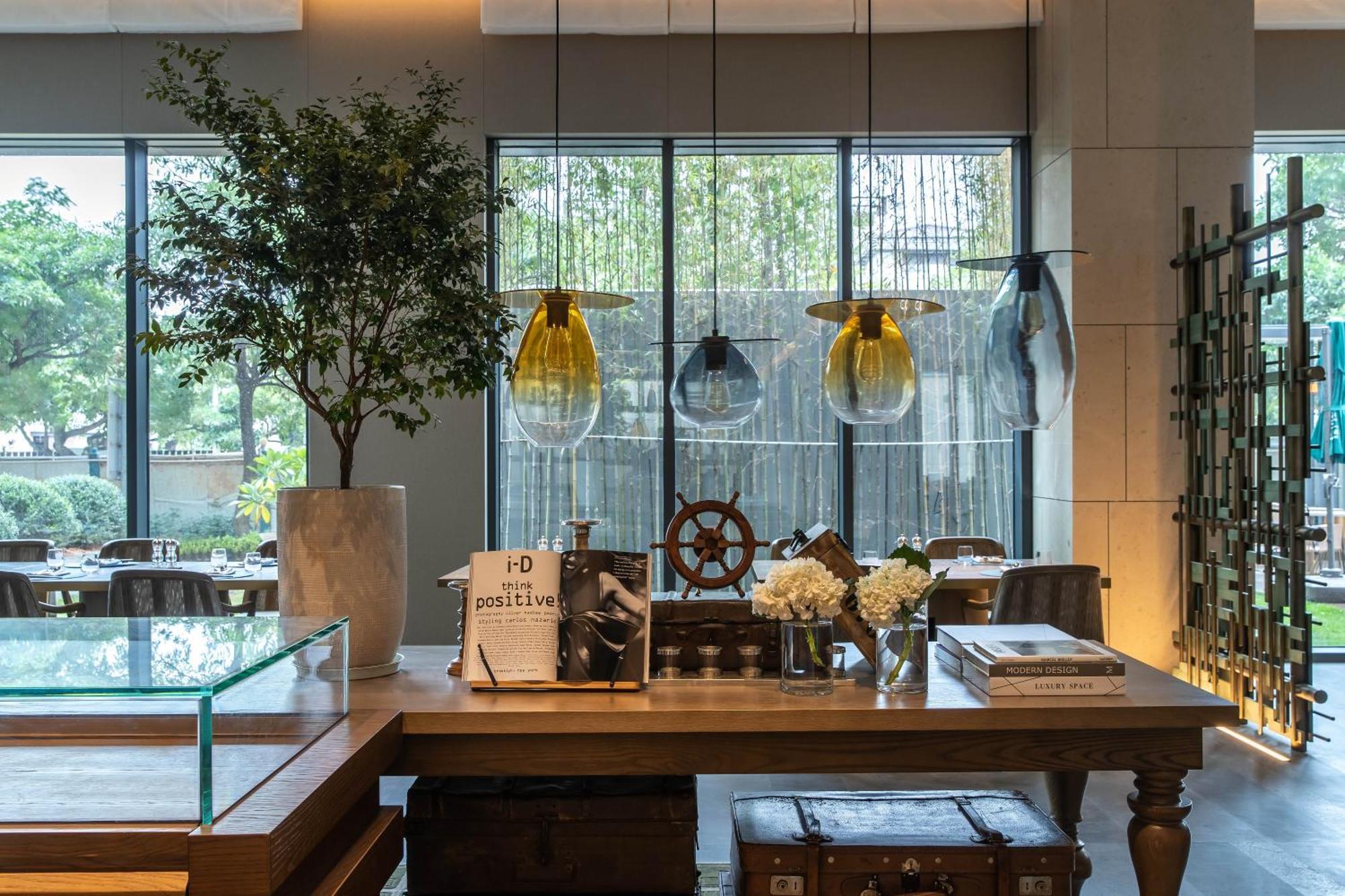Joyze Hotel Xiamen, Curio Collection By Hilton Bagian luar foto