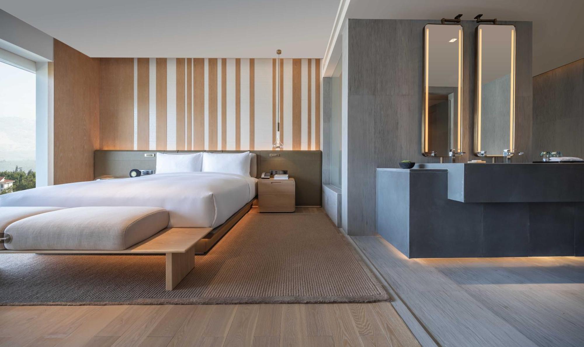 Joyze Hotel Xiamen, Curio Collection By Hilton Bagian luar foto