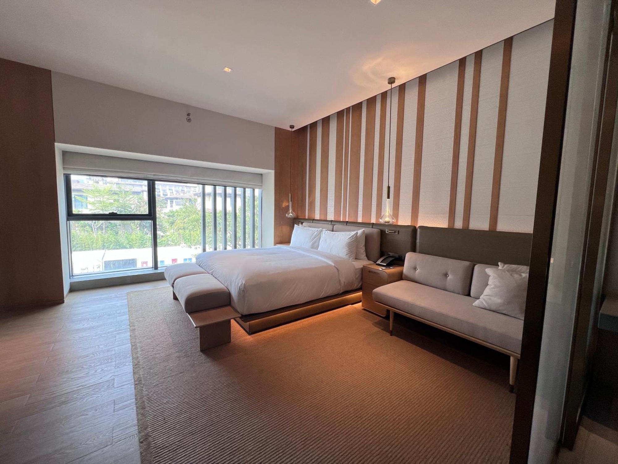 Joyze Hotel Xiamen, Curio Collection By Hilton Bagian luar foto