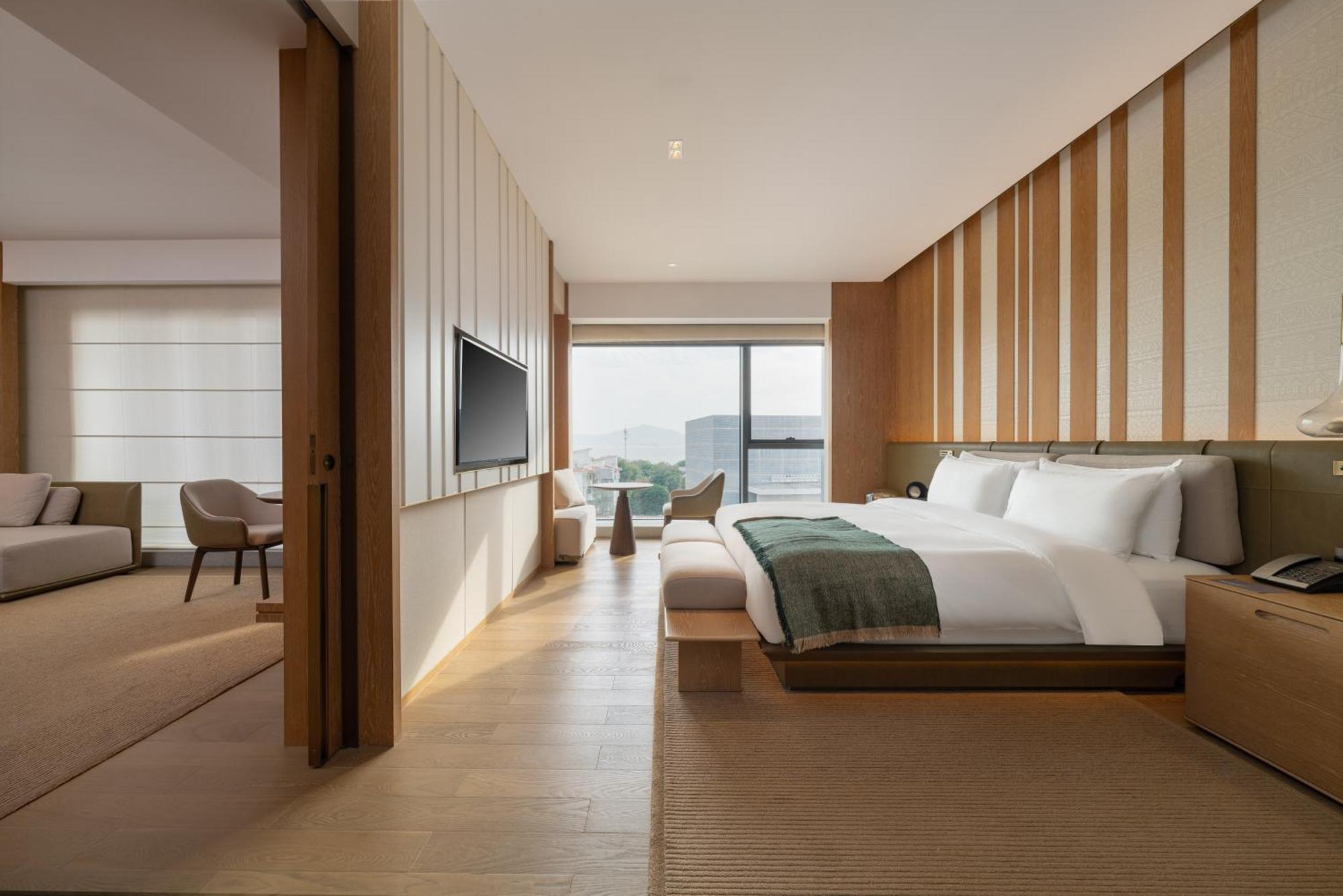 Joyze Hotel Xiamen, Curio Collection By Hilton Bagian luar foto