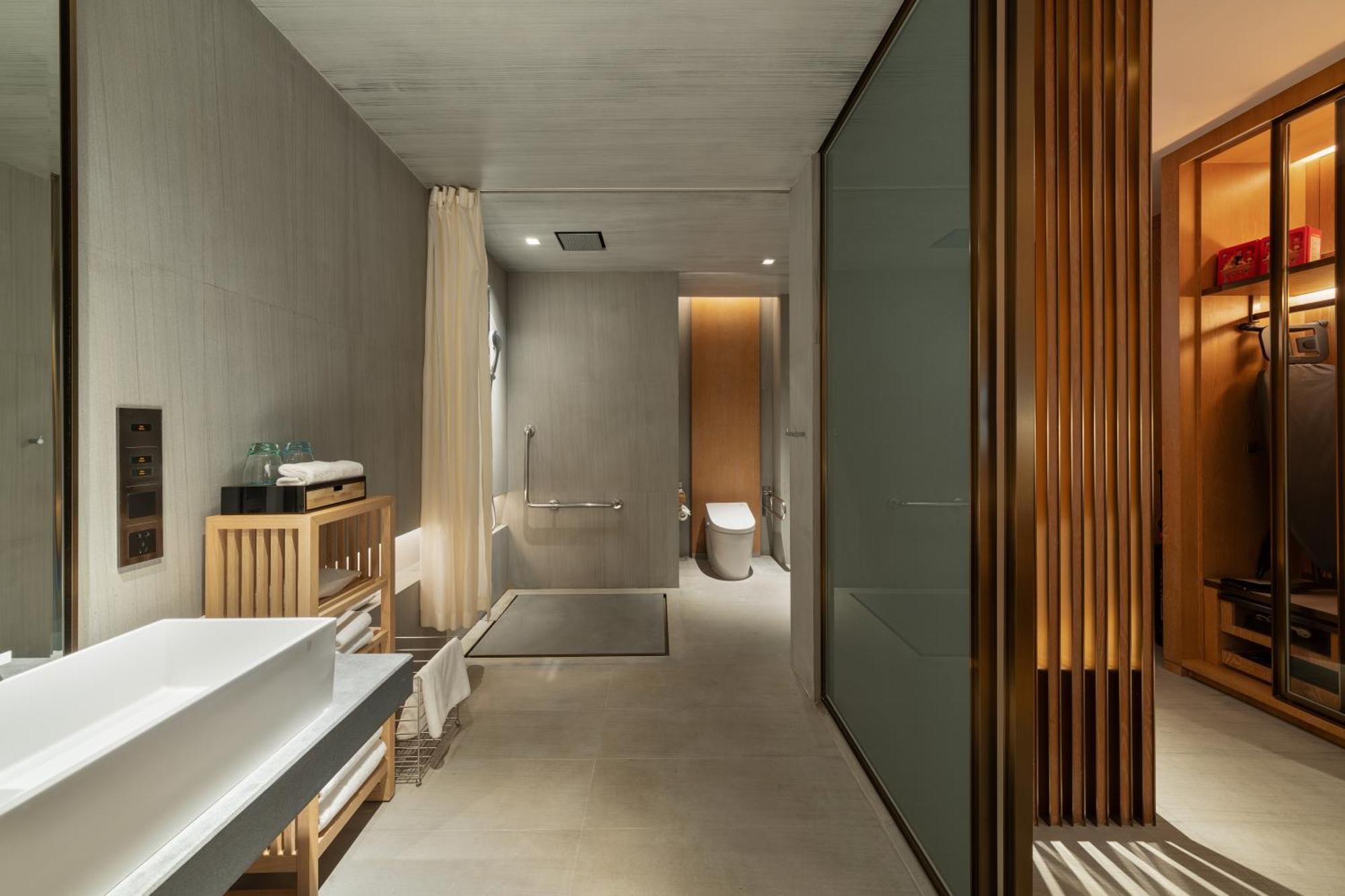 Joyze Hotel Xiamen, Curio Collection By Hilton Bagian luar foto