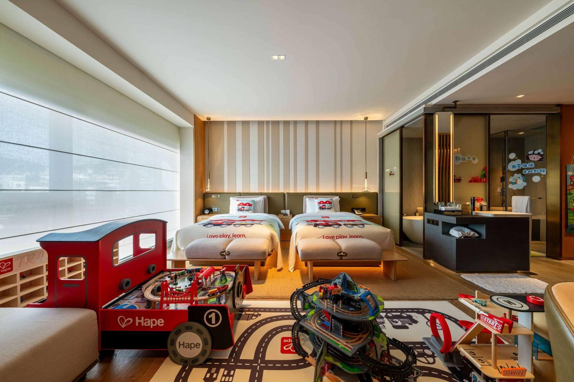 Joyze Hotel Xiamen, Curio Collection By Hilton Bagian luar foto